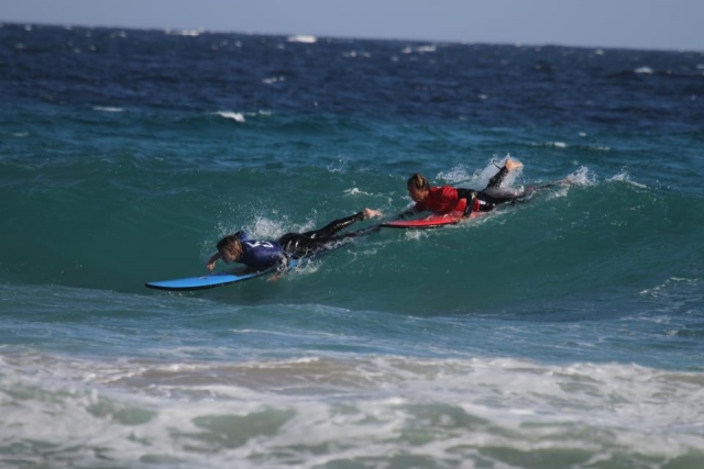  Im Liegen die Welle erwischen 